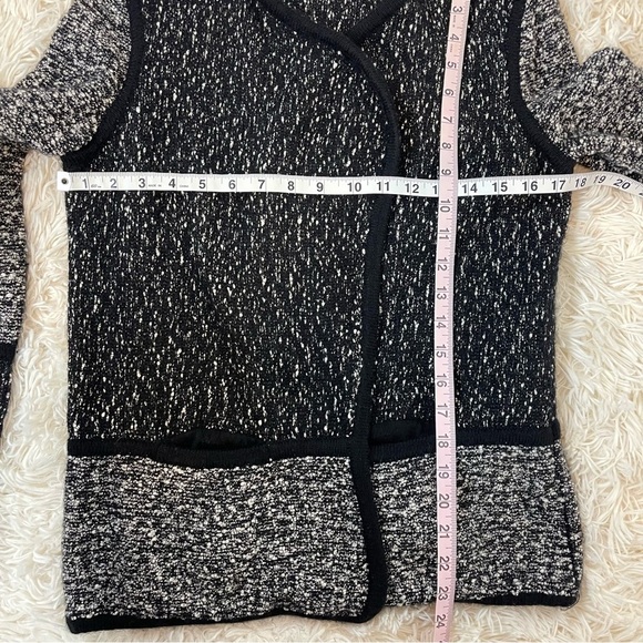 Vince Textured Drape Front Jacket cardigan M Black Gray Long Sleeve wool blend - Picture 8 of 9